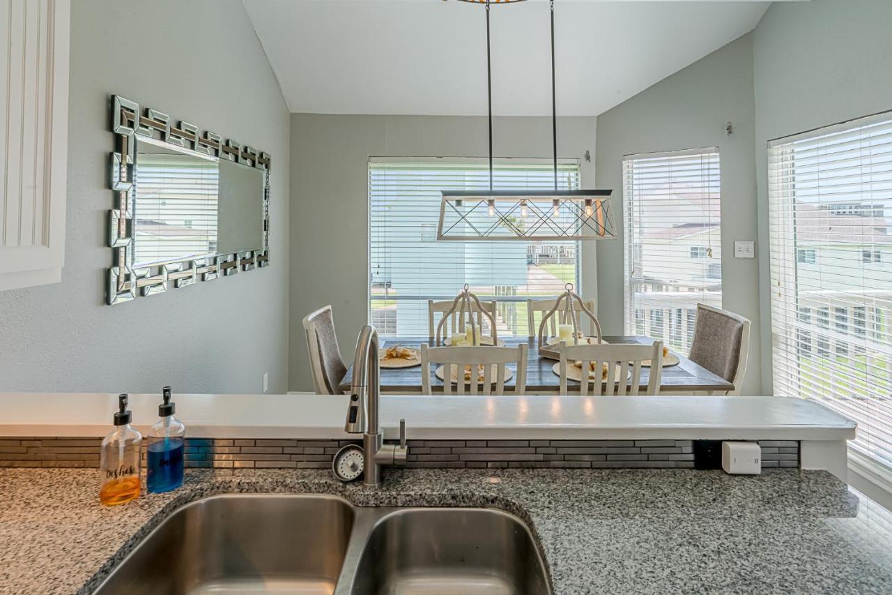 Hot Tub - Ocean Views - Steps To Private Beach - Quiet Location Galveston Esterno foto
